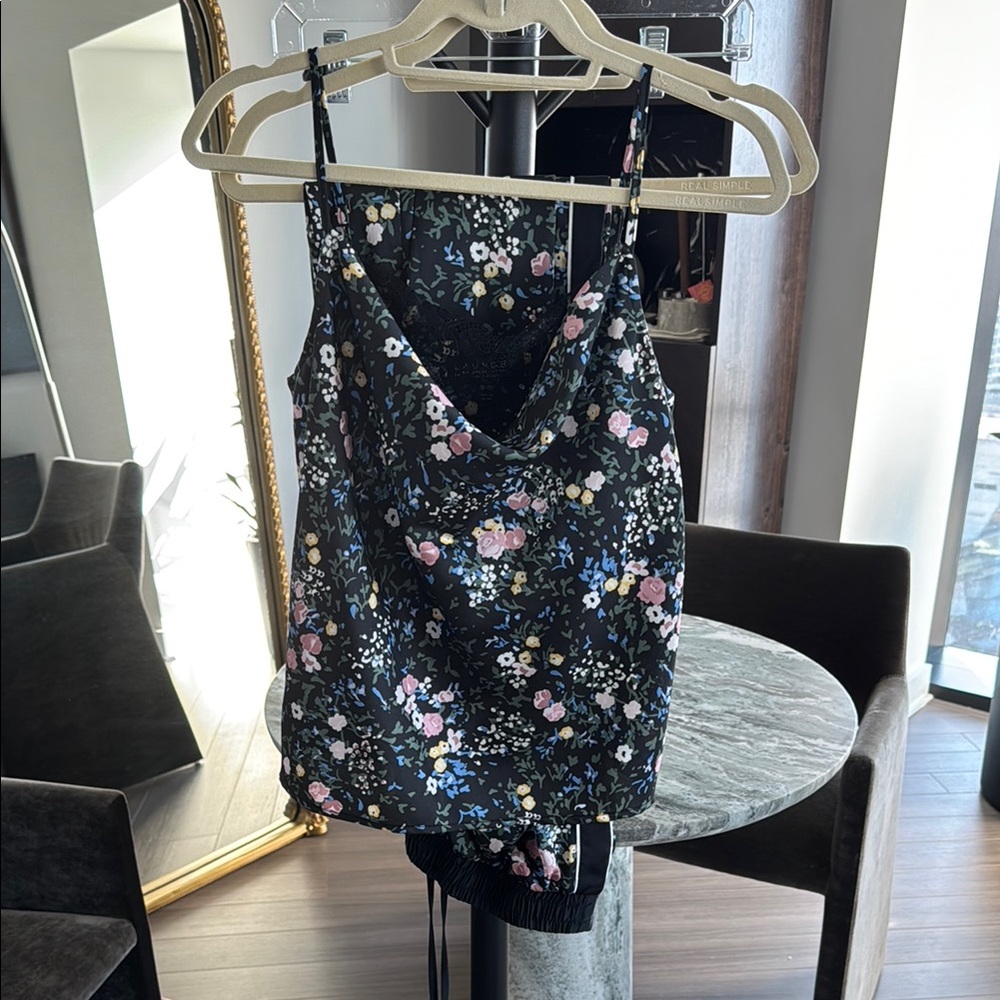 Laundry By Shelli Segal Top & Bottom Set